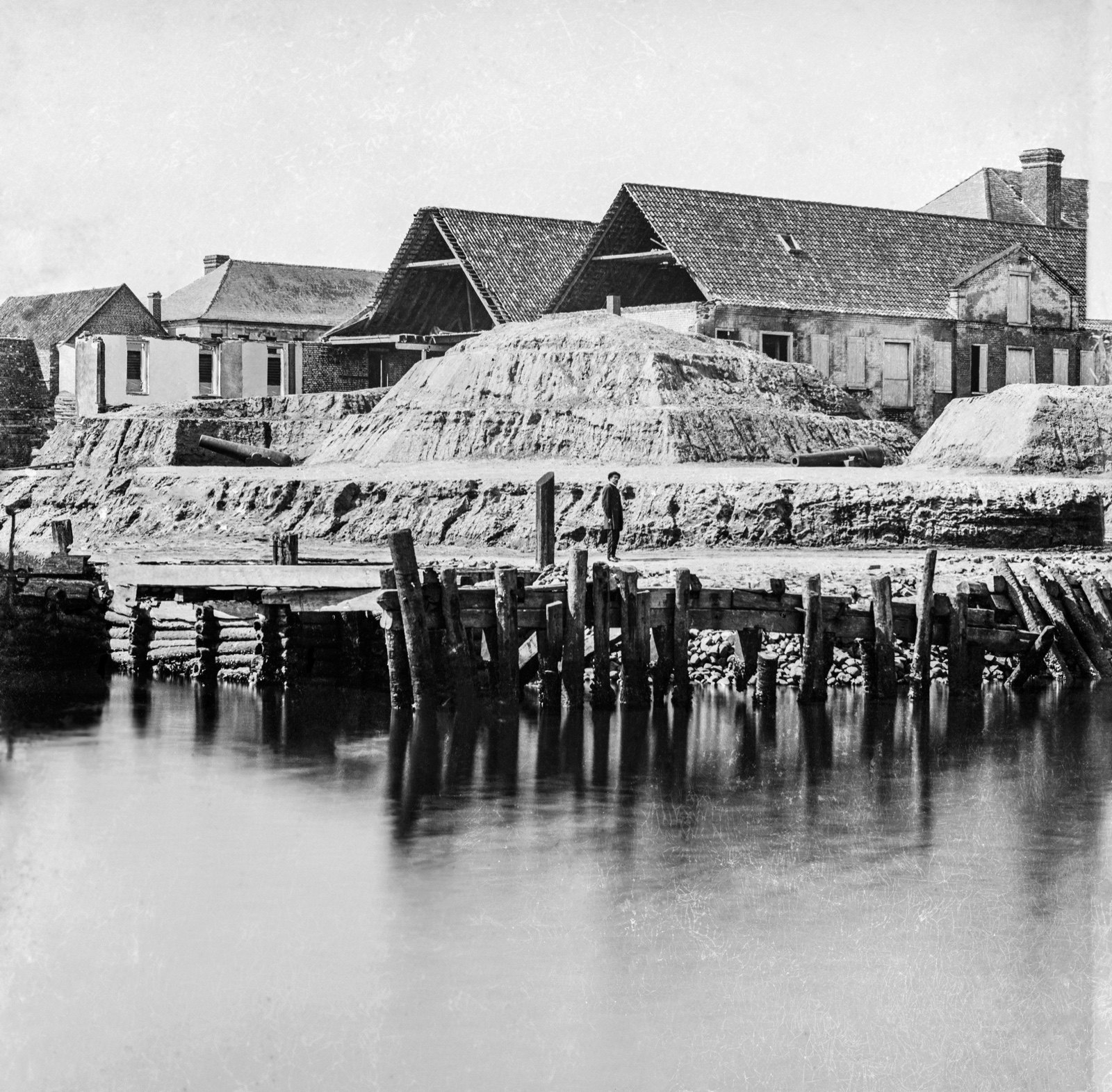 Battery at Vanderhorst's Wharf, original black and white