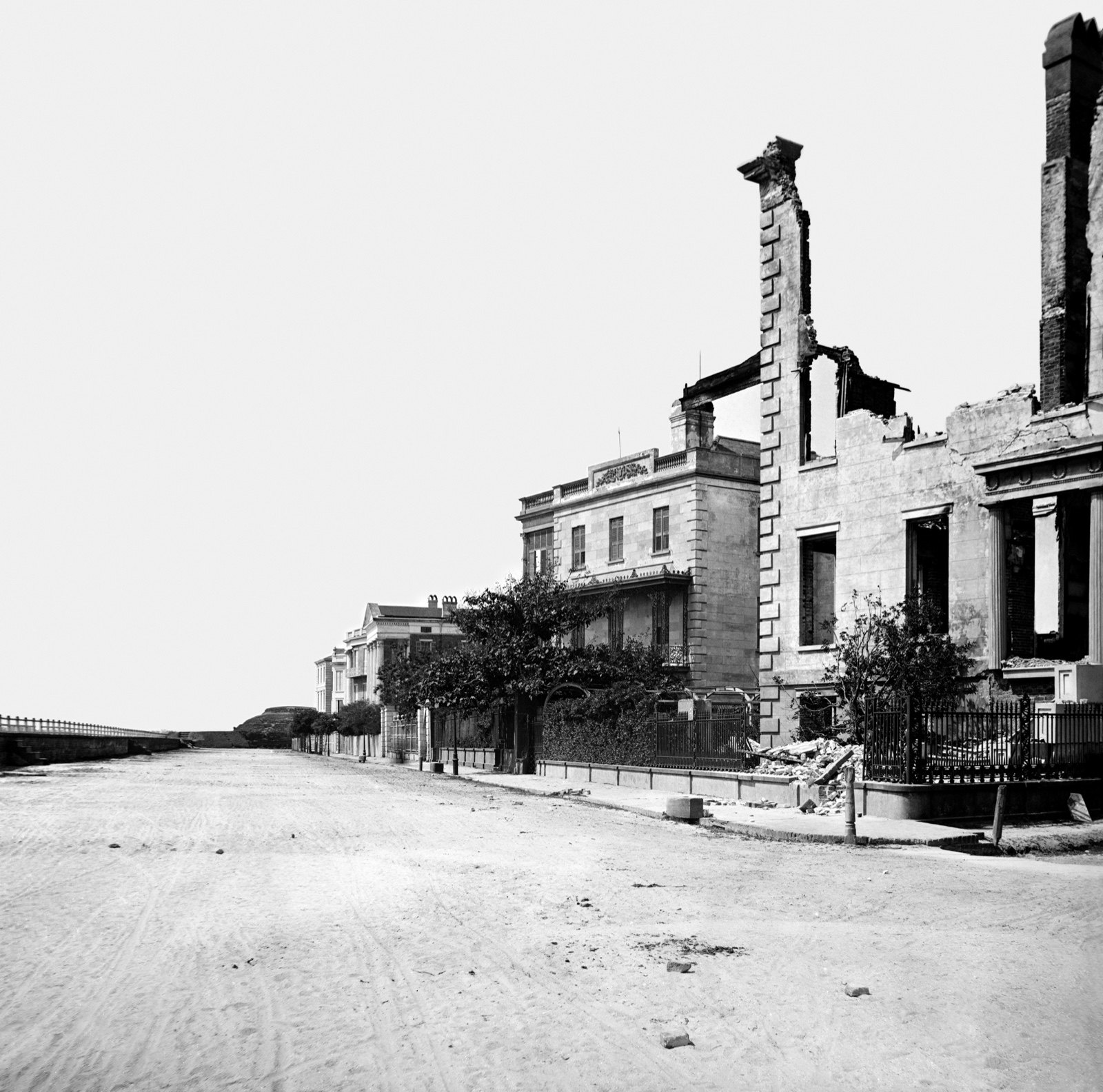Daniel Heyward’s Mansion, Collapsed, original black and white
