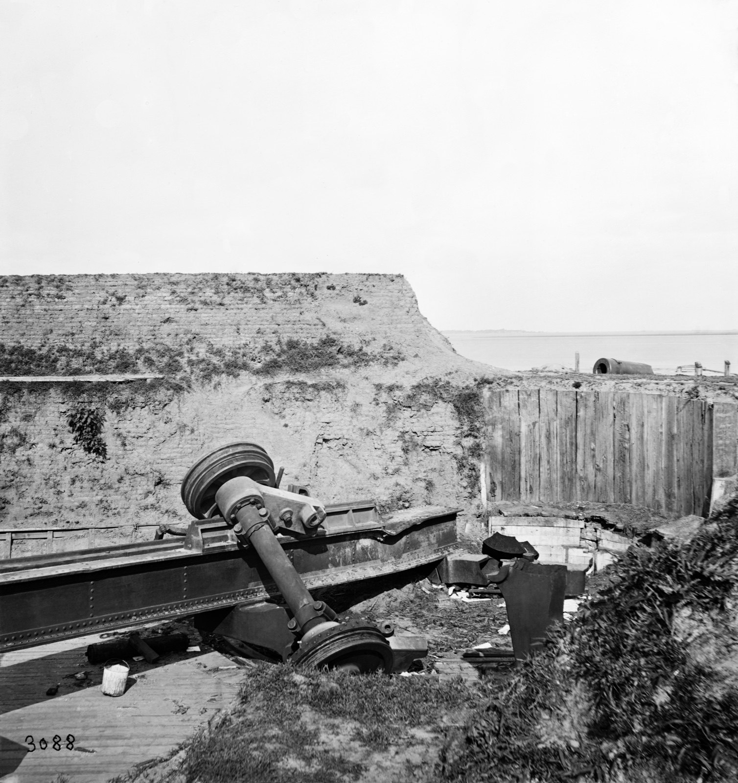 The Muzzle on the Parapet (second view), original black and white