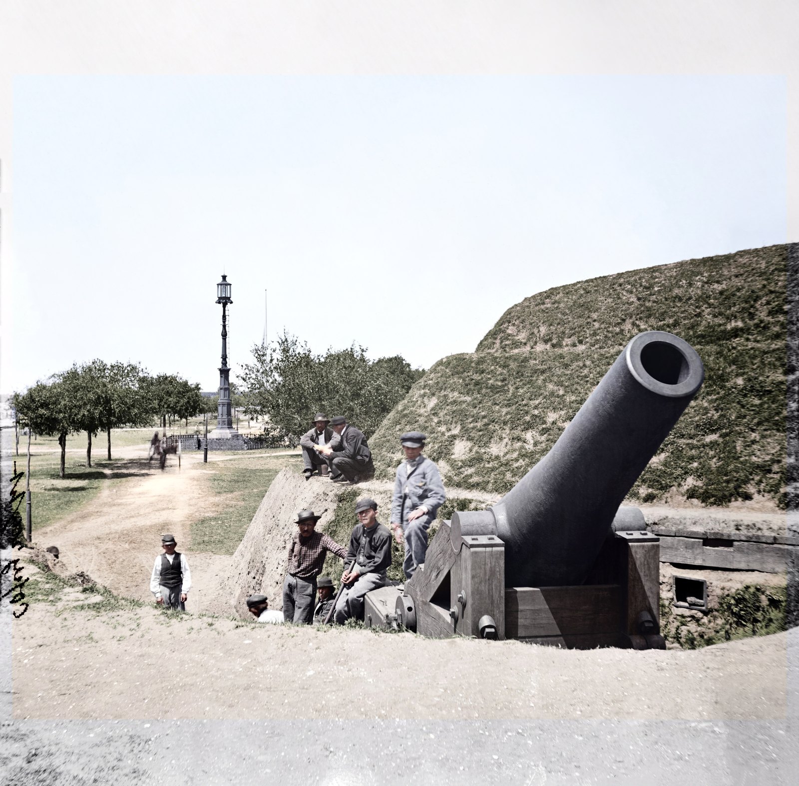 10-inch Columbiad at the Point Battery